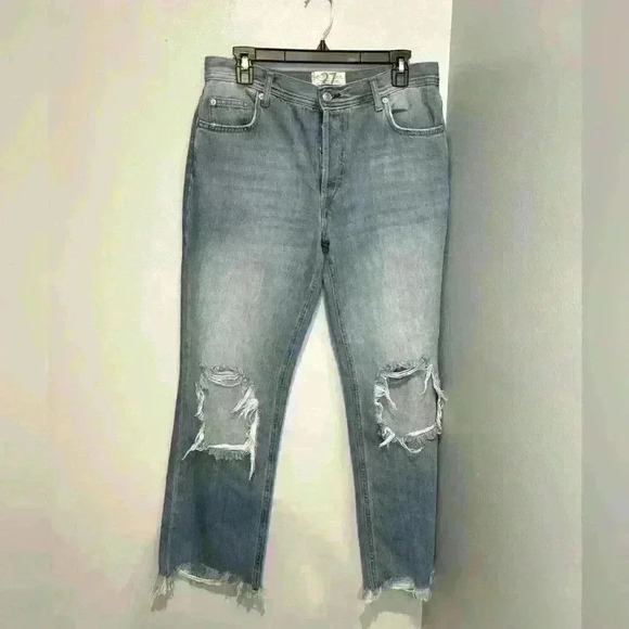Free People High Waisted Button Ripped Jeans Boyfriend Style Size 27 - Picture 1 of 4